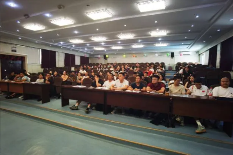 大众新闻记, 员培训班圆, 职业学院体 大众新闻记, 员培训班圆, 职业学院体