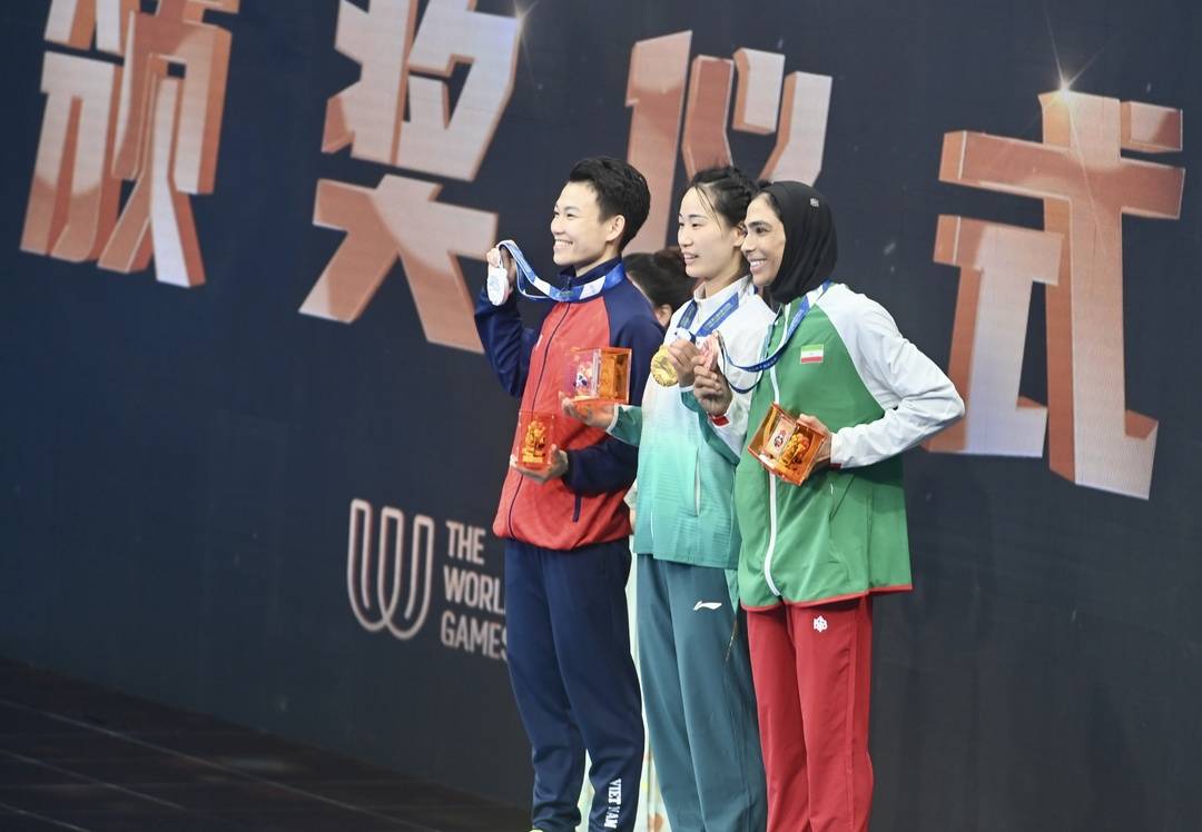 勤双双夺冠, 公斤级决赛, 中国选手李