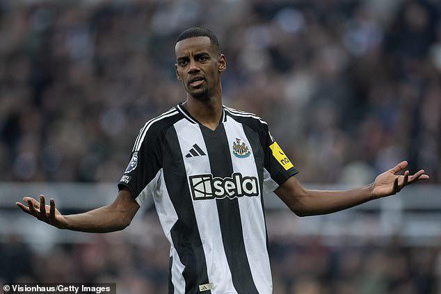 员或经纪人, 季末离开, 球迷来来去