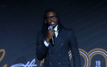 帮助球队, div, 到最好